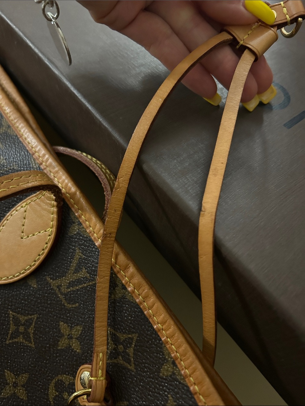 Louis Vuitton Neverfull MM Monogram Canvas Tote with Vachetta Trim - Picture 16 of 16